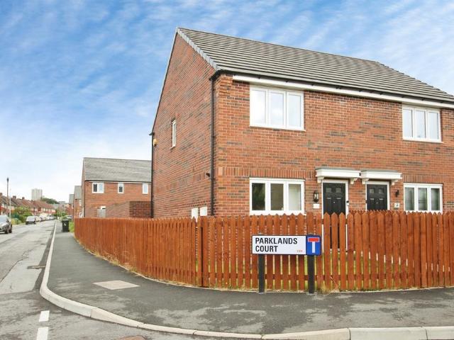 House for sale in Brooklands, Leeds