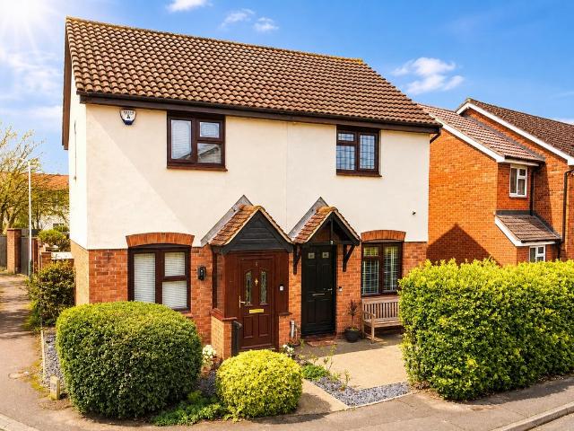 House for sale in Elm Park, Greater London