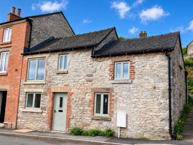 House for sale in Froggatt, East Midlands