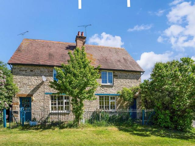 House for sale in Alderminster, Warwickshire