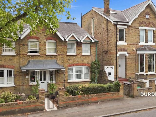 House for sale in Snaresbrook, Greater London