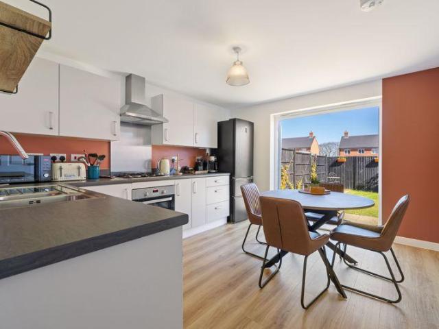 House for sale in Chichester, Littlecote