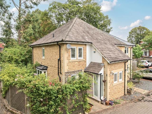 House for sale in Headingley, West Yorkshire