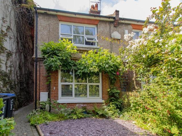 House for sale in Upton, Acol