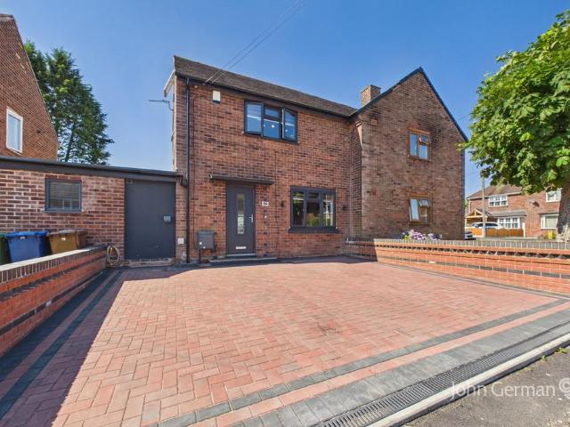 House for sale in Broomhill, Chadsmoor