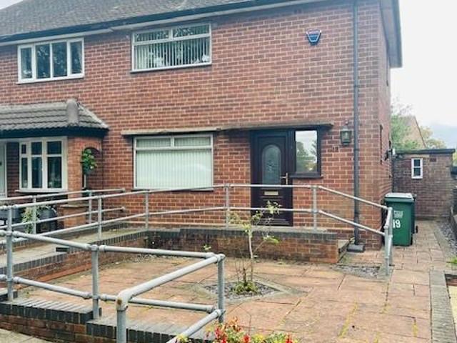 House for sale in Hall End, Hill Top