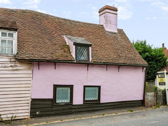 House for sale in Dale Hill, Essex