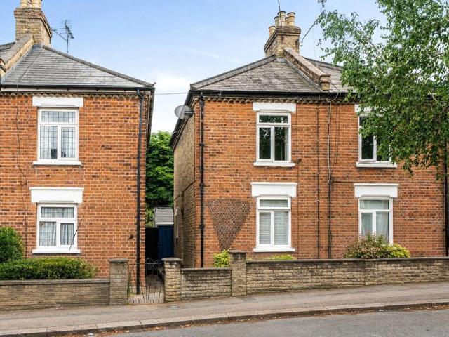House for sale in East Barnet, Greater London