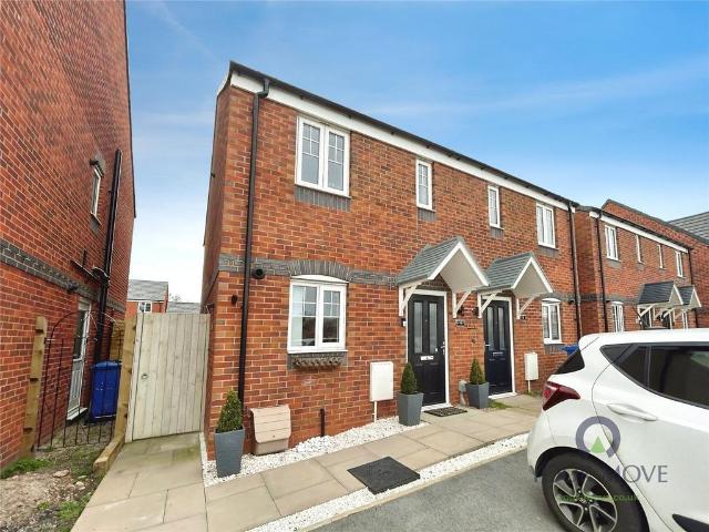House for sale in Stoke-on-Trent