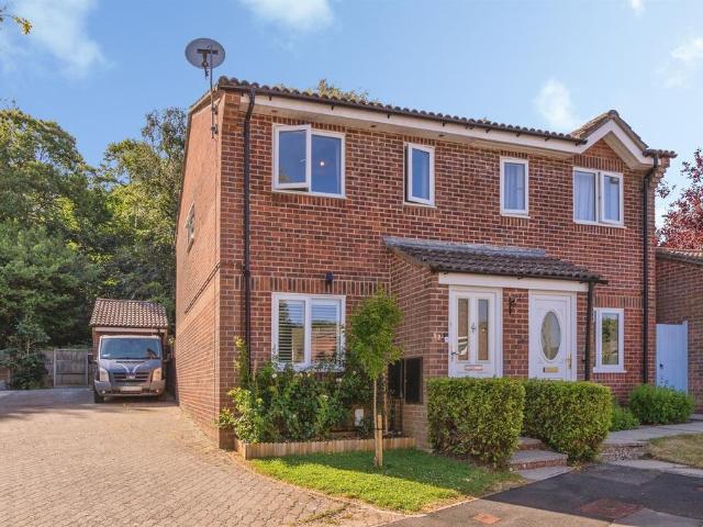 House for sale in Crookhorn, Spring Vale