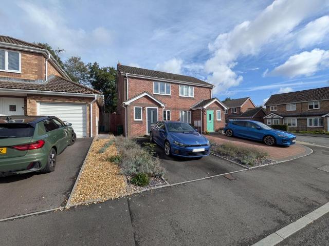 House for sale in Llantwit Fardre, Beddau