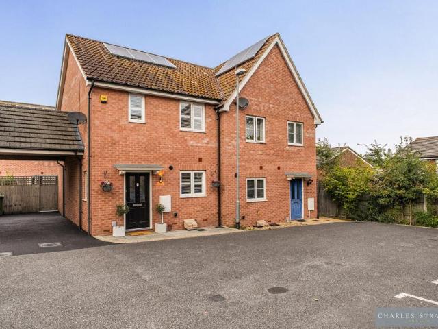 House for sale in London Borough of Havering, Greater London
