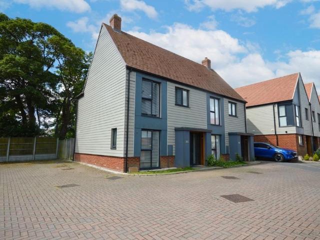 House for sale in Golden Valley, Folkestone
