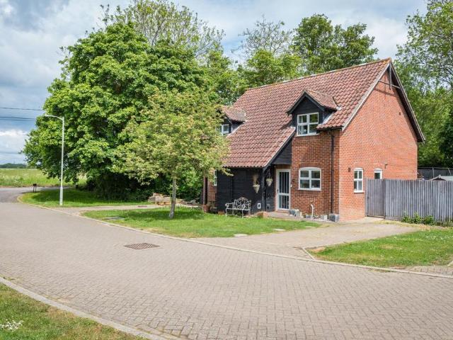 House for sale in Chelmondiston, Suffolk