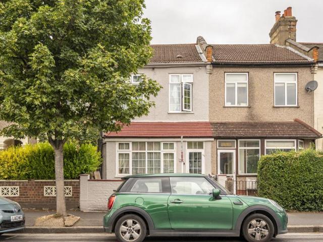 House for sale in Upton Park, Greater London