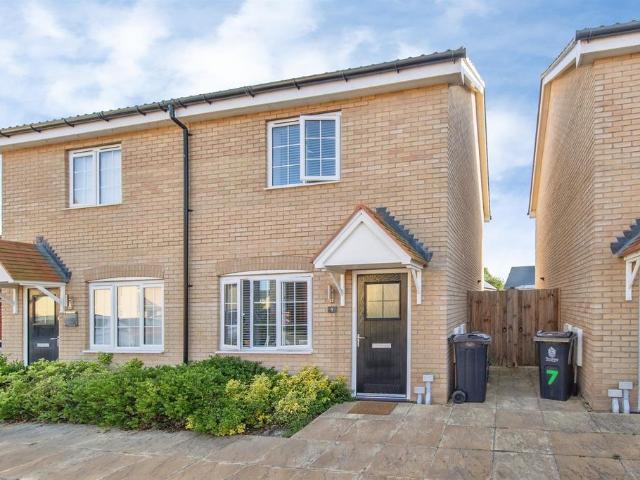 House for sale in Dale Hill, Essex