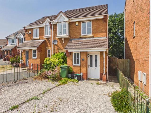 House for sale in Cradley, West Midlands