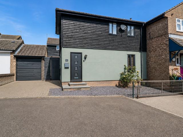 House for sale in Chipping Hill, Essex