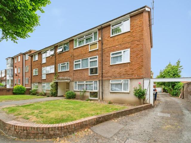 House for sale in London Borough of Ealing, Greater London