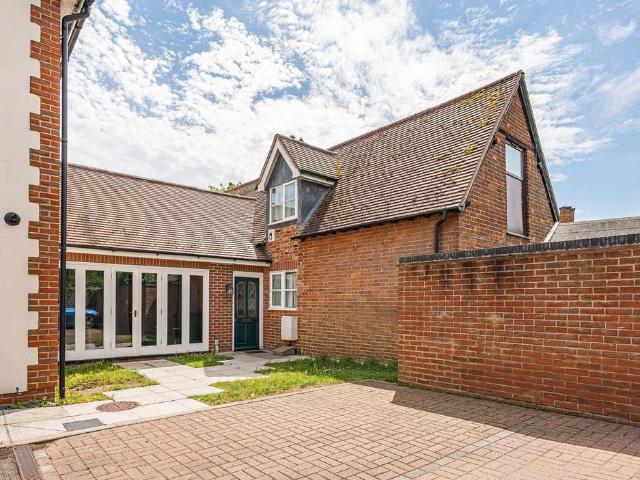 House for sale in Caldecott, Dromore