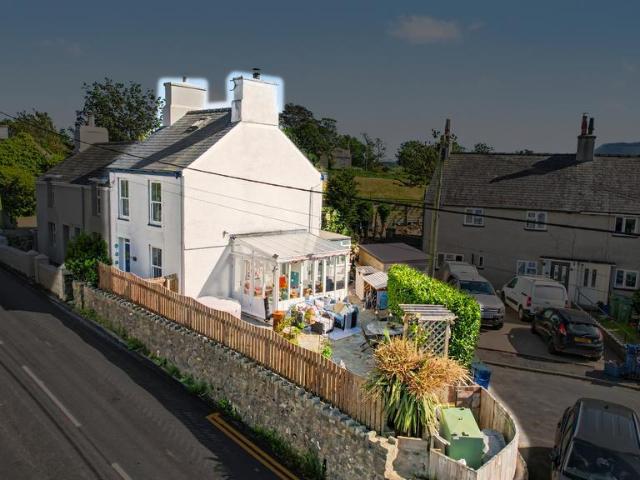 House for sale in Morfa Nefyn, Wales