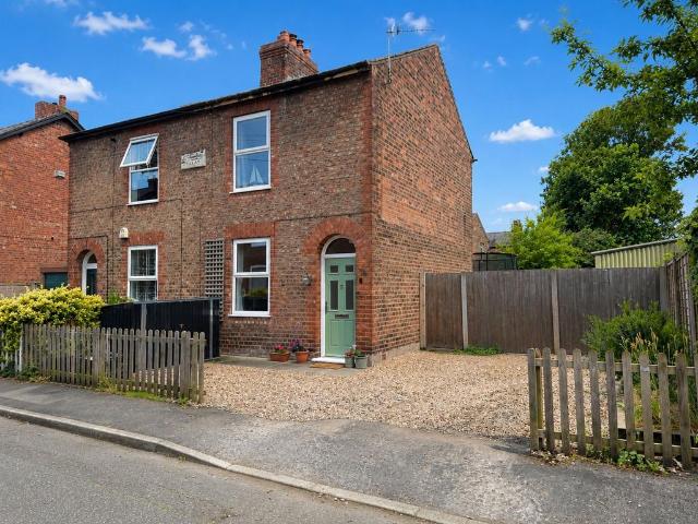 House for sale in Ashton upon Mersey, Trafford Park