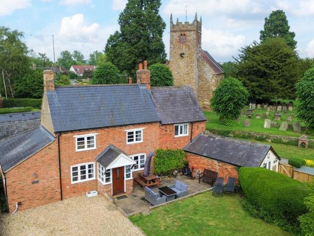 House for sale in Alderminster, Warwickshire