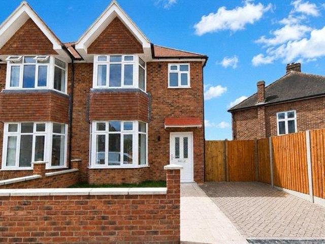 House for sale in London Borough of Lewisham, Greater London