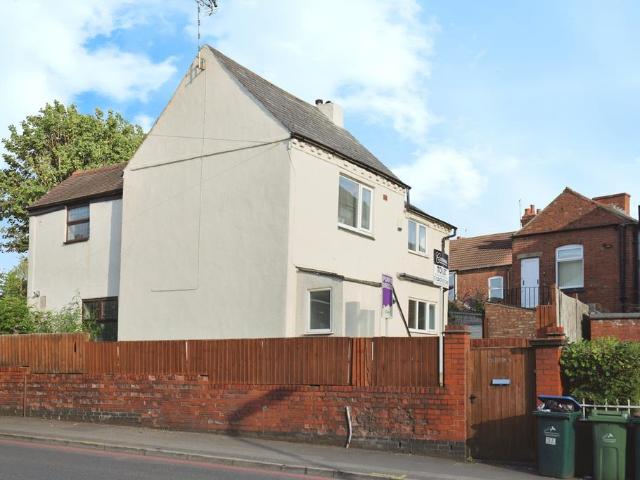 House for sale in Ball Hill, West Midlands