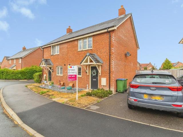 House for sale in Aston Clinton, Buckinghamshire