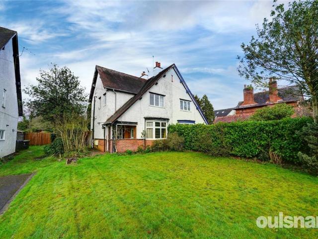 House for sale in Bromsgrove, Worcestershire