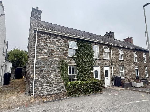 House for sale in Waun Fawr, Wales