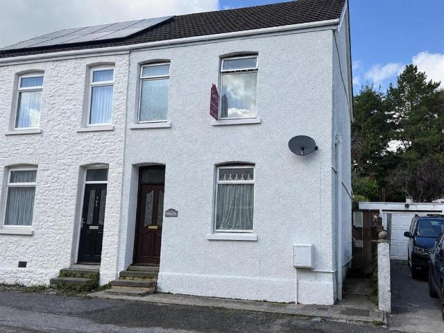 House for sale in Llangyndeyrn, Pont-iets