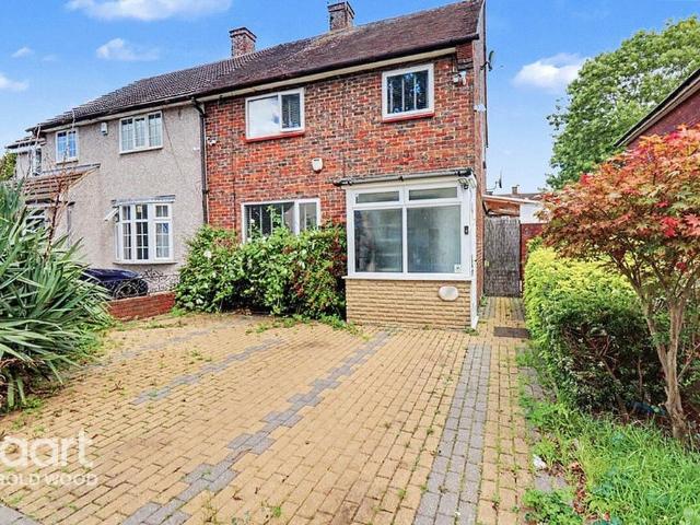 House for sale in Harold Hill, Greater London