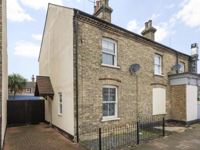 House for sale in Castle, Bedford