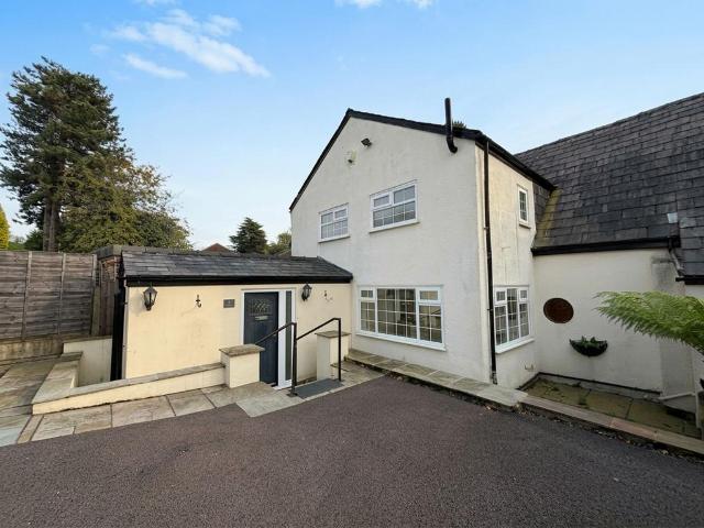 House for sale in Roe Green, Salford
