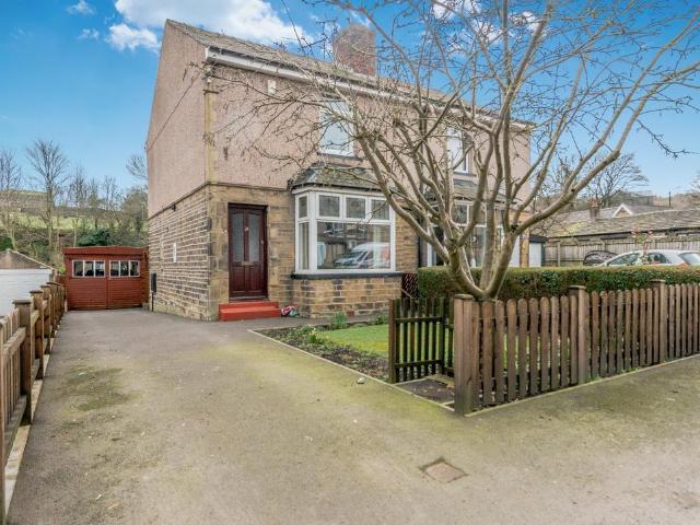 House for sale in Low Moor, West Yorkshire