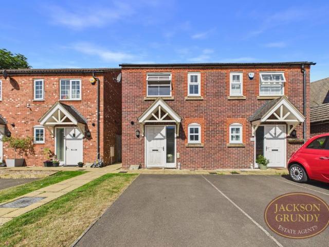 House for sale in Moulton