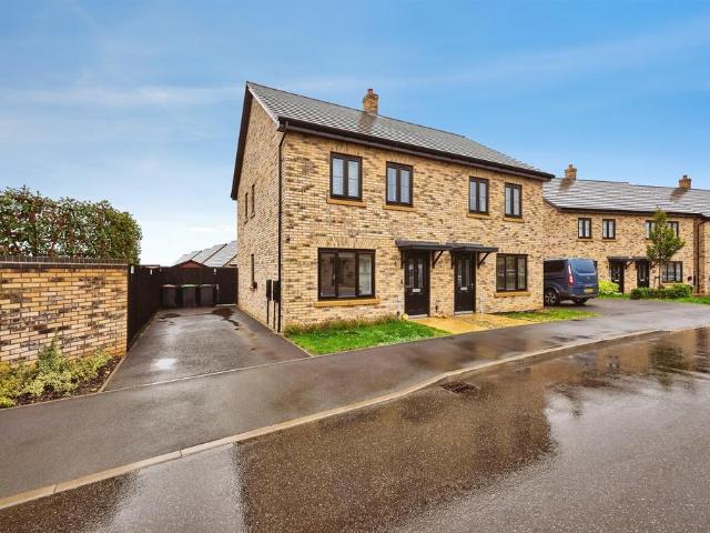 House for sale in Oundle, North Northamptonshire