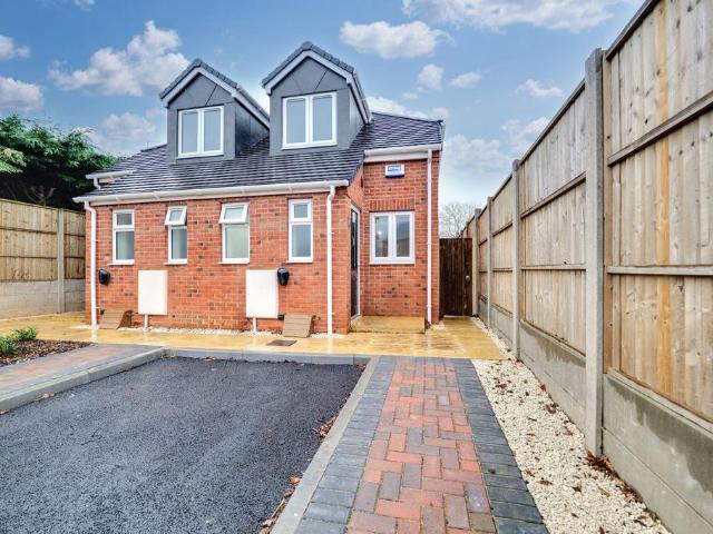 House for sale in Gun Hill, Warwickshire