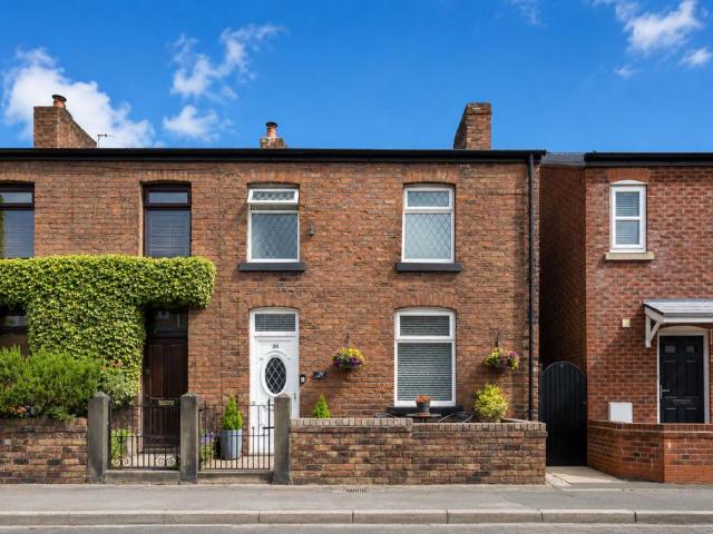 House for sale in Roby Mill, Lancashire