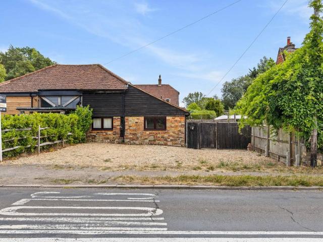 House for sale in Hillview, Surrey