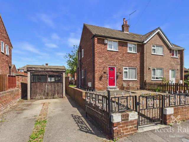 House for sale in Cutsyke, Castleford