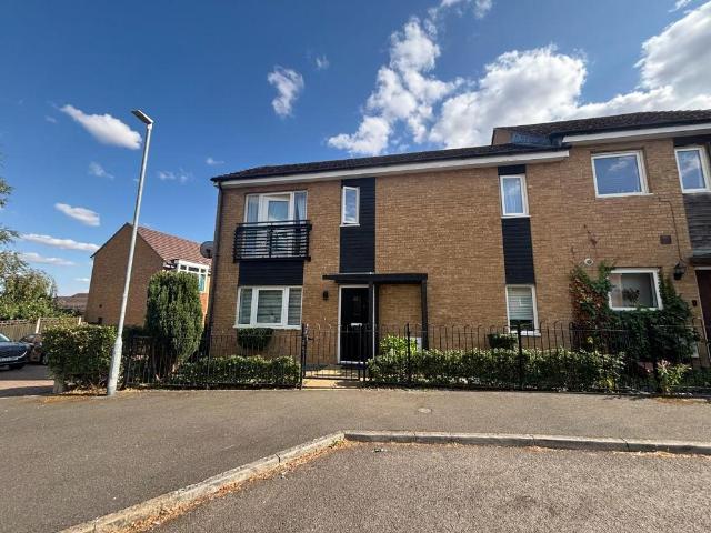 House for sale in Overstone Lodge, Northampton