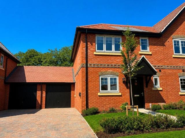 House for sale in Mortimer, West Berkshire