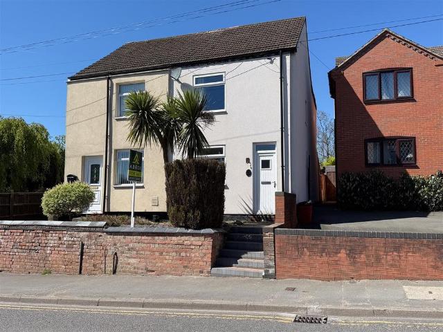 House for sale in Hugglescote, Leicestershire
