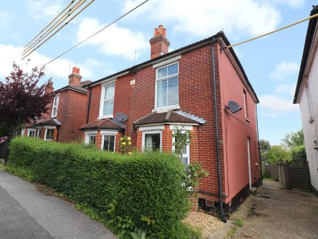 House for sale in Hedge End, Helford