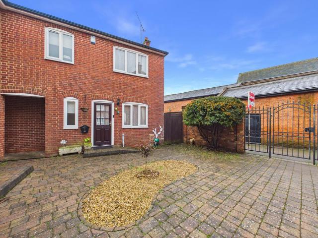 House for sale in Leighton-Linslade, Leighton Buzzard