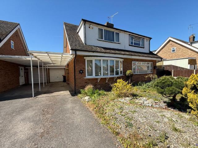 House for sale in Woodside Estate, Houghton Regis