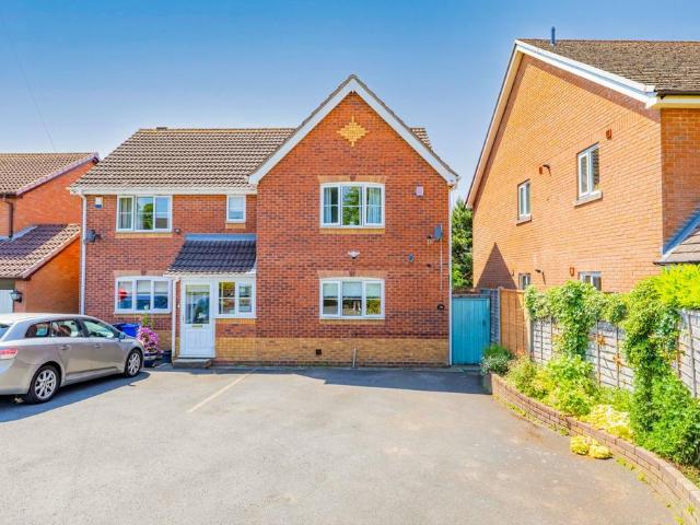 House for sale in Stourbridge, West Midlands